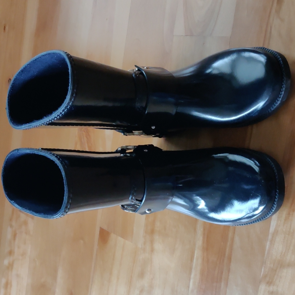 Michael kors rain boots